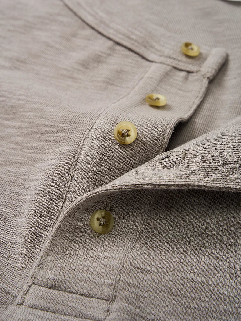 T-shirt Henley « Old Money » été 2026