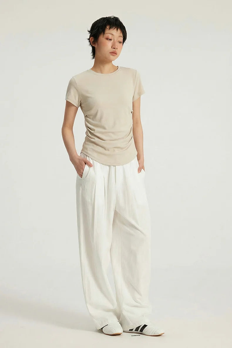 T-shirt rafraîchissant de luxe en Tencel pour femme — Détail froncé amincissant